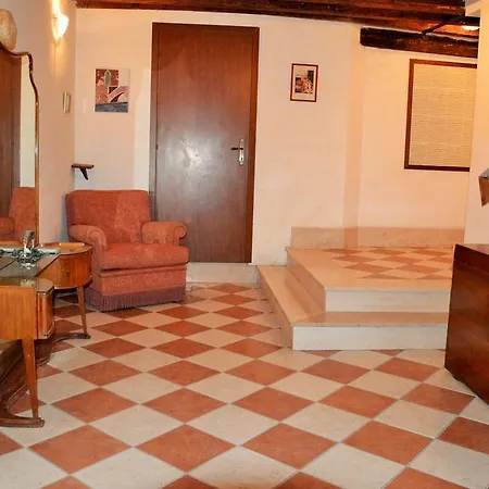 Rialto House *